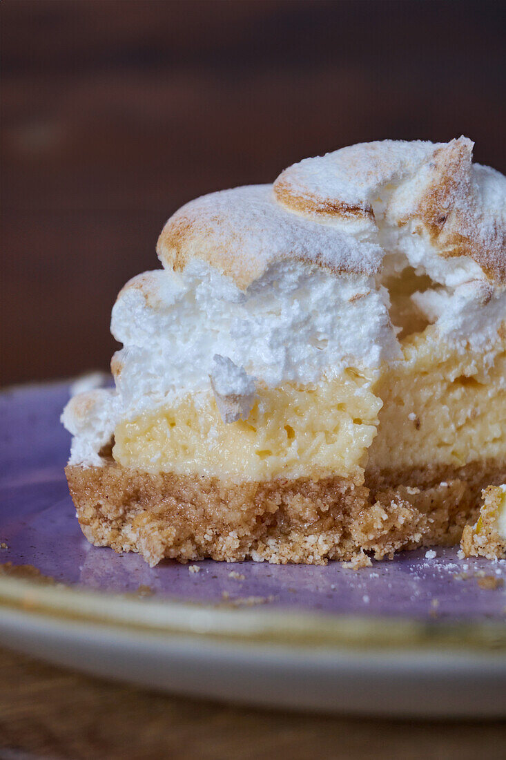 Lemon tart with meringue topping