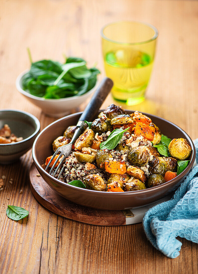 Winter bowl with Brussels sprouts, pumpkin and quinoa