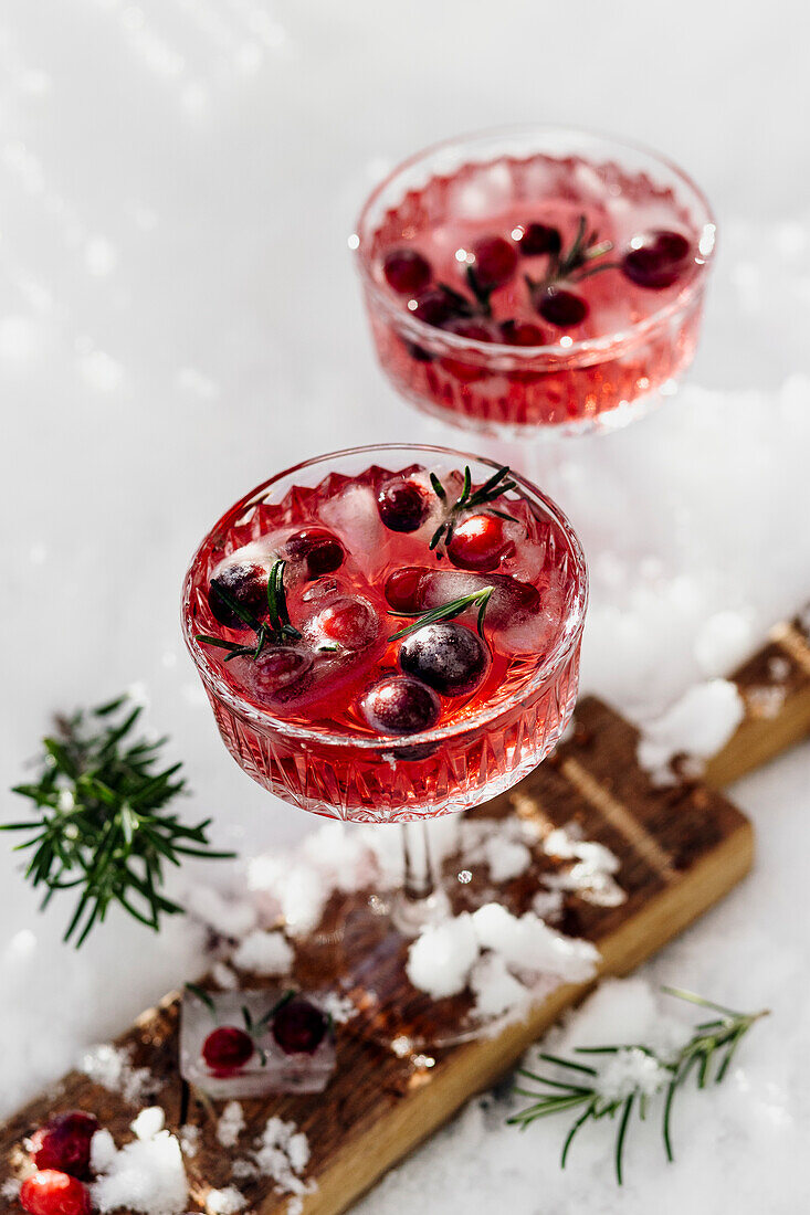 Cranberry and rosemary cocktail