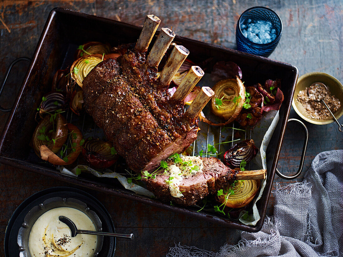 Beef rib roast with spiced salt and roasted onions