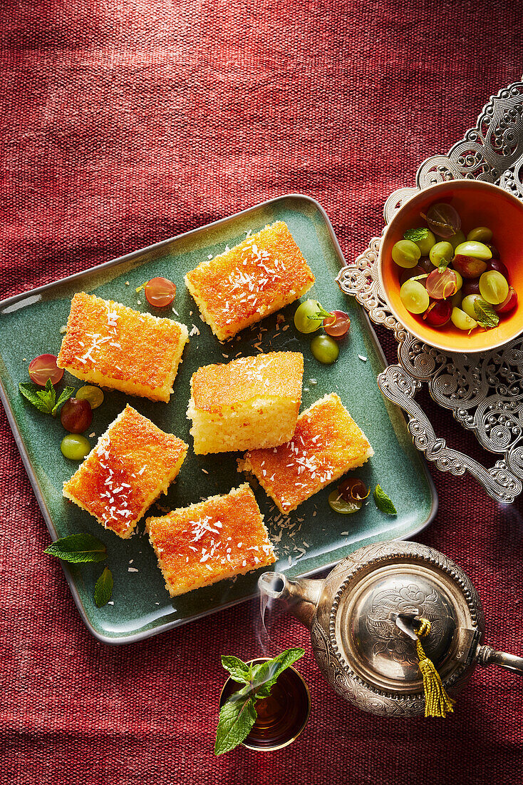 Basbousa - mit Sirup getränkter Grießkuchen aus Ägypten