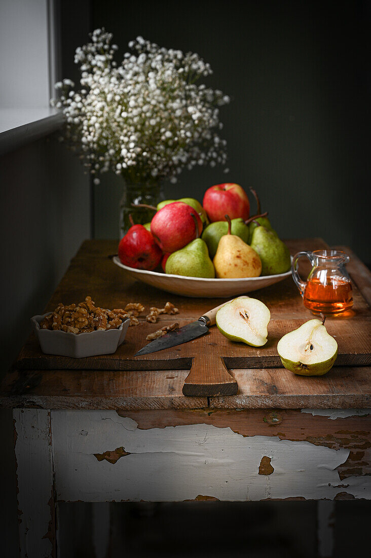Apples and pears with walnuts and honey