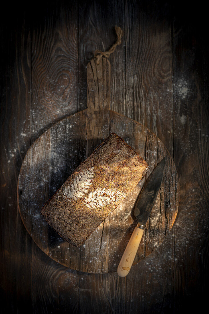 Wholemeal bread on a wooden board