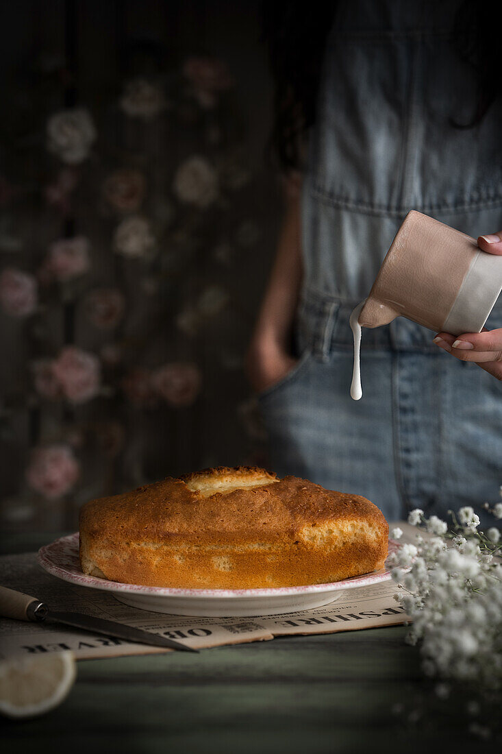 Lemon cake with lemon-sugar glaze