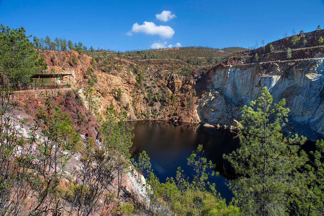 Rio Tinto Minen. Peña del Hierro, Bergwerksmuseum Casa 21. Hauptkupfer-Schwefeltagebau von RioTinto, Sierra de Aracena und Naturpark Picos de Aroche. Provinz Huelva. Südliches Andalusien, Spanien. Europa