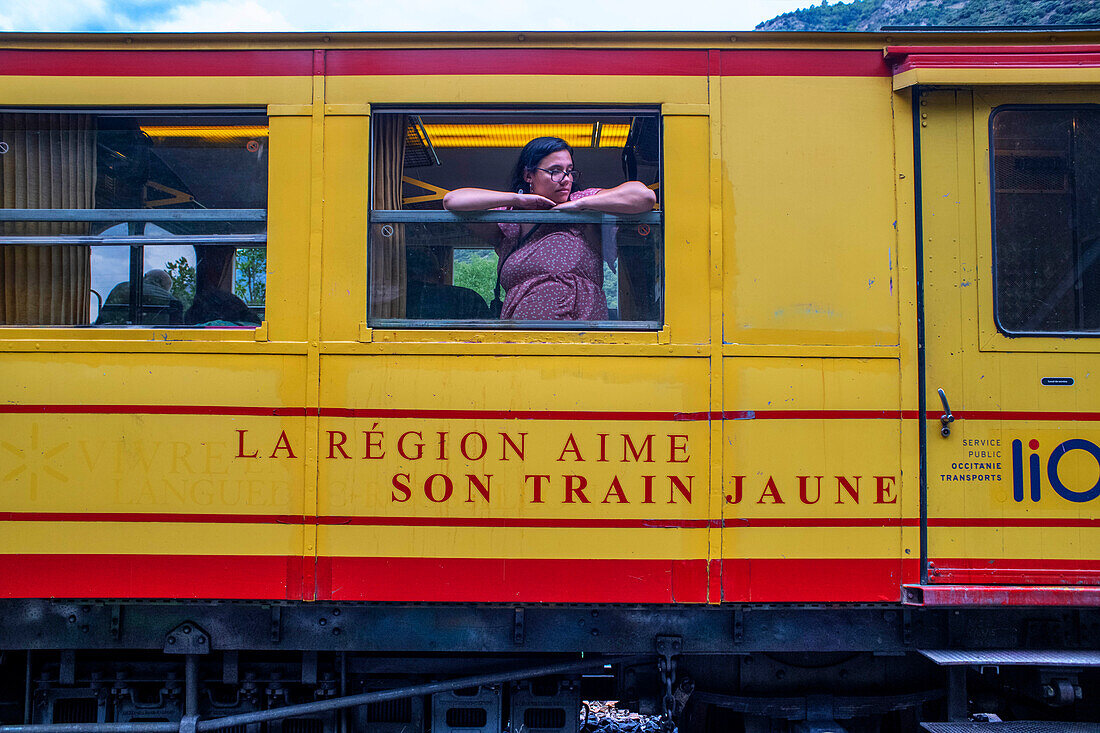 Bahnhof Thues-carança. Der Gelbe Zug oder Train Jaune, Pyrénées-Orientales, Languedoc-Roussillon, Frankreich