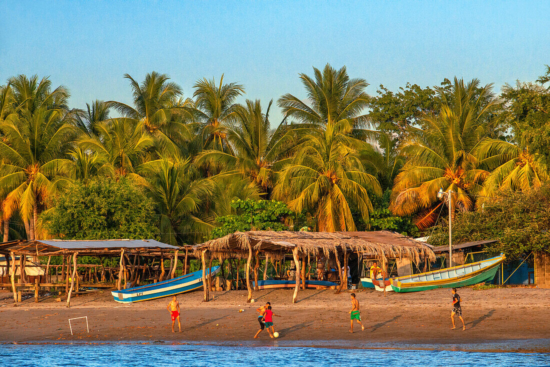 Beach on the Isla La Pirraya island, Usulutánin Jiquilisco Bay in Gulf of Fonseca Pacific Ocean El Salvador Central America.