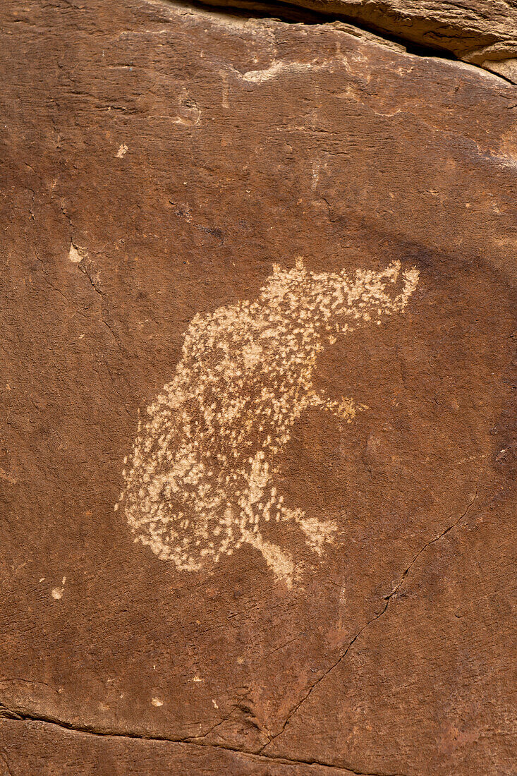 Eine prähispanische Felszeichnung der amerikanischen Ureinwohner im Nine Mile Canyon in Utah