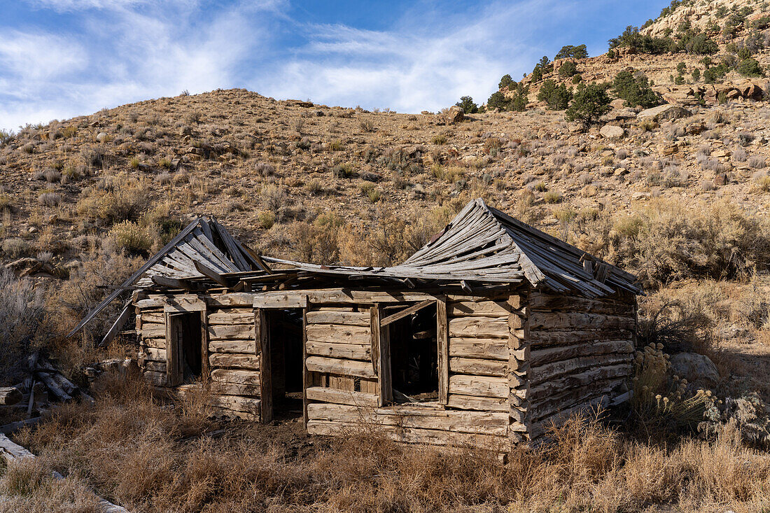 Eine verlassene Pionier-Ranchhütte im Nine Mile Canyon in Utah