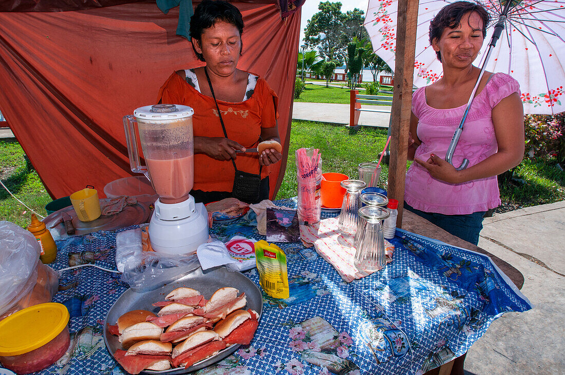 Marktszenen, Iquitos, die größte Stadt im peruanischen Regenwald, Peru, Südamerika