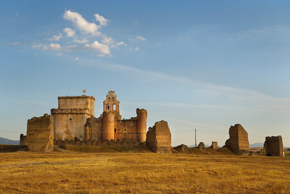 Die Burg von Turegano in der Provinz Segovia