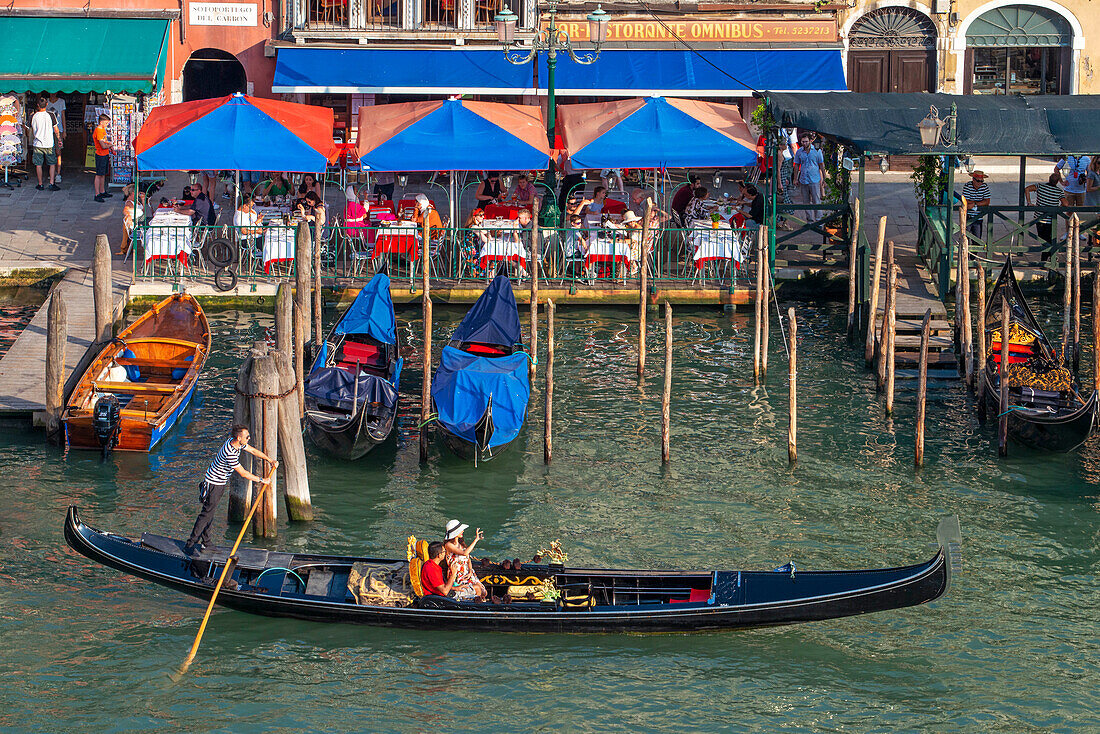 Gondolas, with tourists, on the Grand Canal, next to the Fondamenta del Vin, Venice, UNESCO, Veneto, Italy, Europe