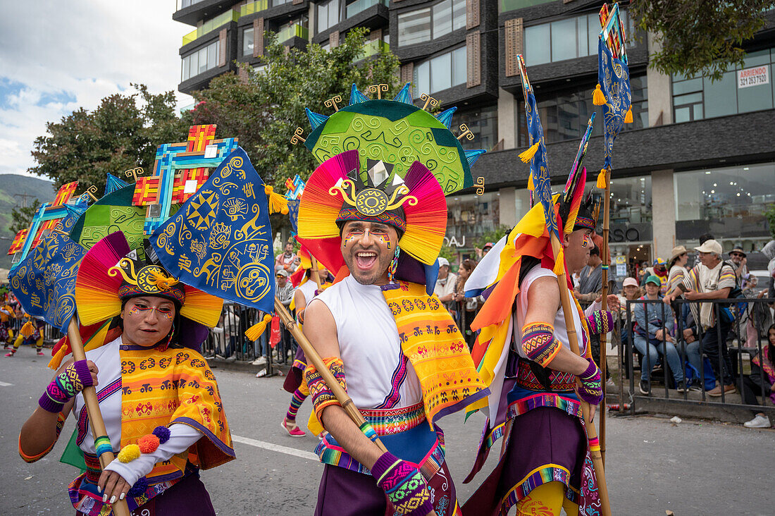 Different choreographic groups walk the path on the second day of the Blacks and Whites' Carnival. Pasto, Nariño, January 3, 2024.