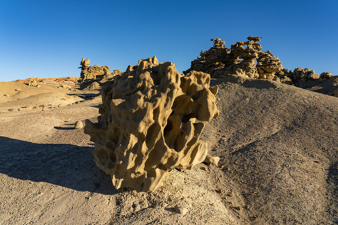 Fantastisch erodierte Sandsteinformationen in der Fantasy Canyon Recreation Site, in der Nähe von Vernal, Utah