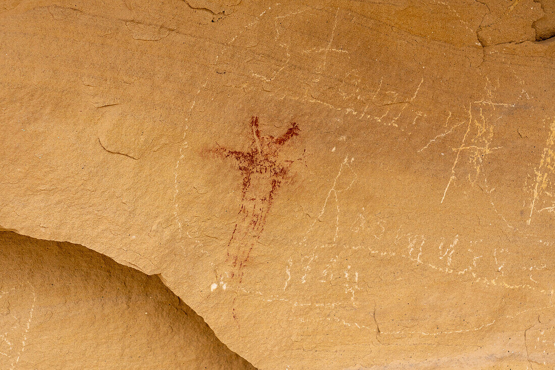 Native American pictographs at the Waving Hands Canyon Interpretive Site, Canyon Pintado National Historic District in Colorado. Pre-Hispanic Native American rock art.