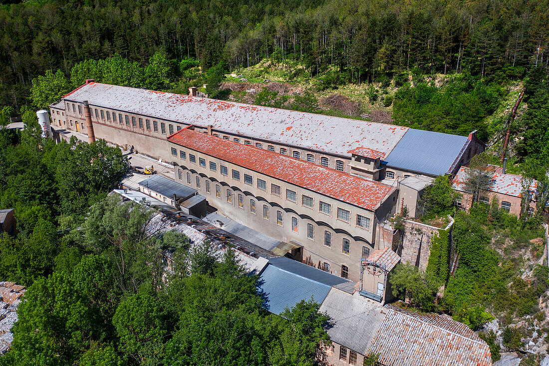 Papierfabrik Agustin Barral im Fluss Llobregar in La Pobla de Lillet, Katalonien, Spanien