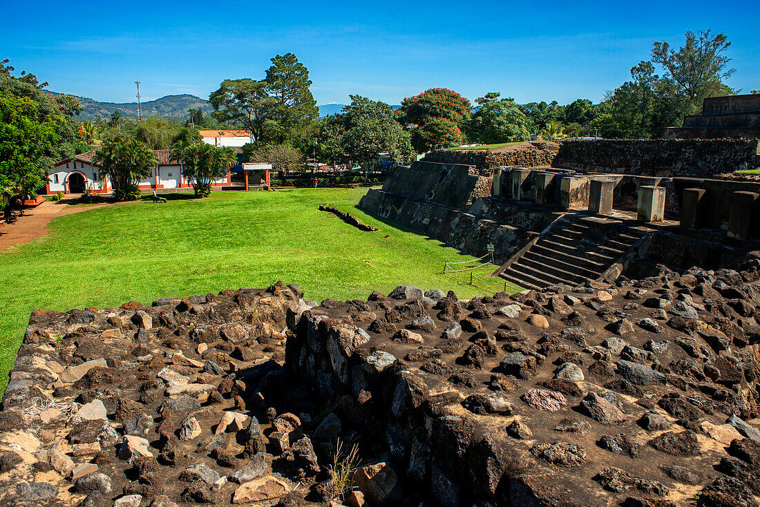 Tazumal Maya-Ruinen, in Chalchuapa, El Salvador, Hauptpyramide, präkolumbianische archäologische Stätte, wichtigste und am besten erhaltene Maya-Ruinen in El Salvador, Tazumal heißt übersetzt "Der Ort, an dem die Opfer verbrannt wurden", Departement Santa Ana
