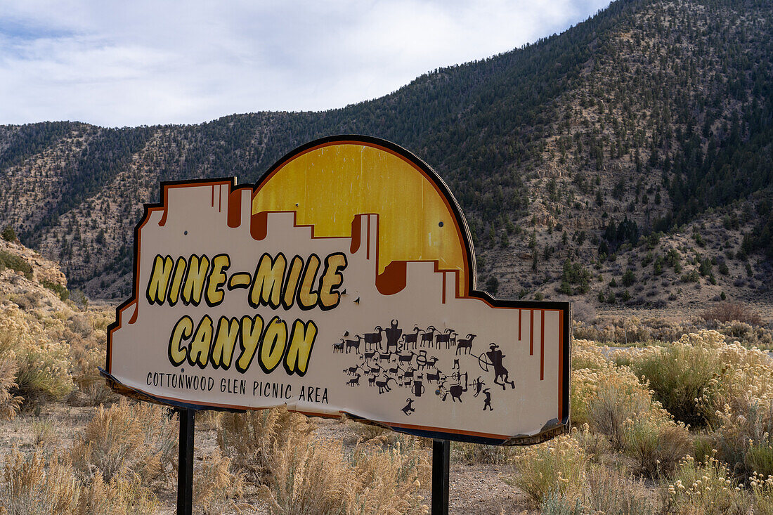 Schild für den Picknickplatz Cottonwood Glen im Nine Mile Canyon in Utah
