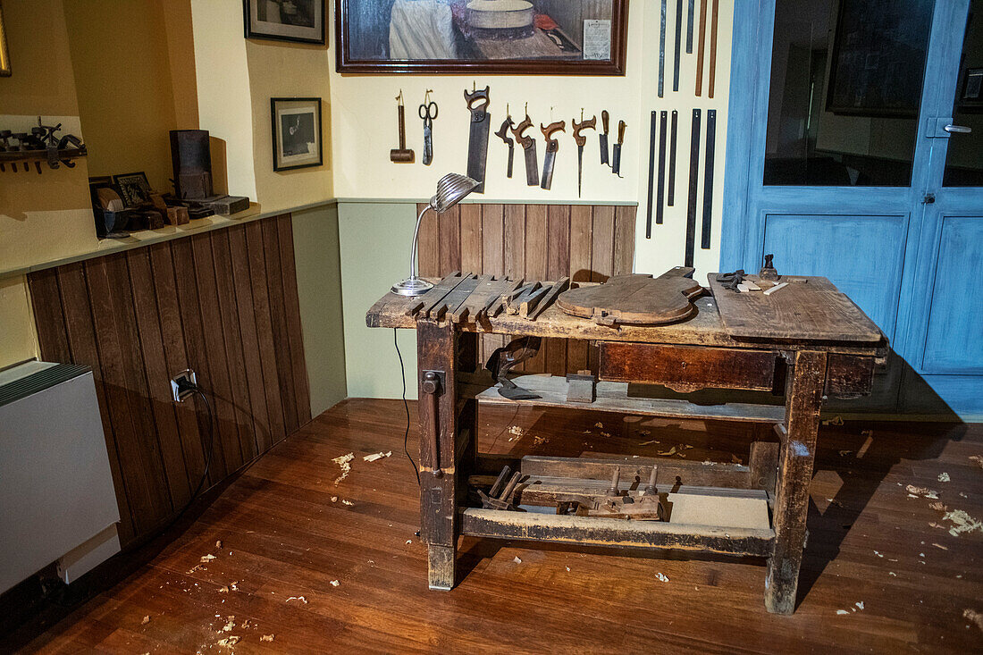 Museum im Inneren der Casa del Doncel oder des Palastes der Markgrafen von Bédmar in Siguenza, Provinz Guadalajara, Spanien