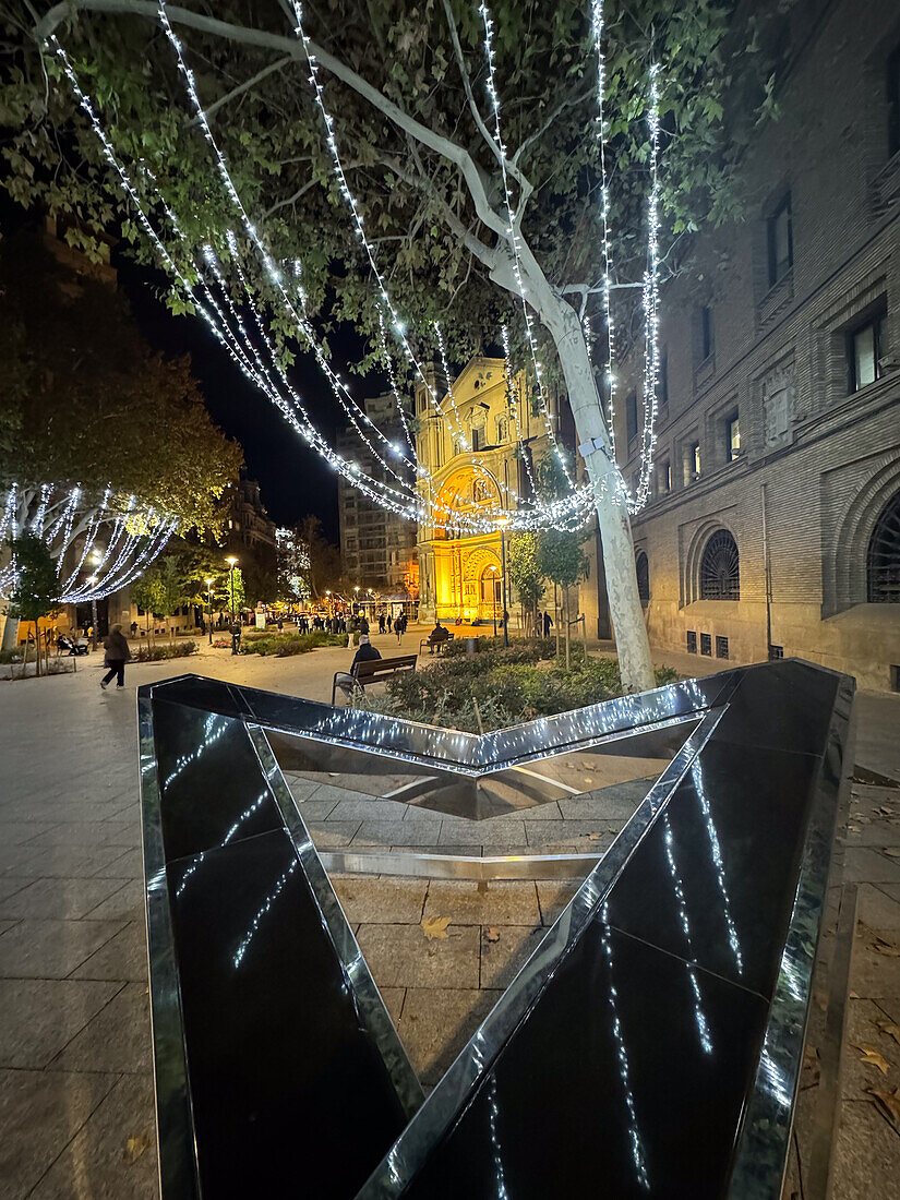 Weihnachten in den Straßen von Zaragoza, Aragonien, Spanien