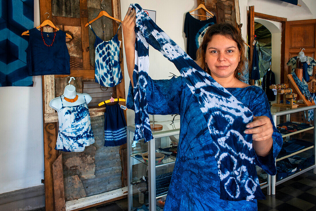 Arte añil shop in the colonial town Suchitoto village. Suchitoto, Cuscatlan, El Salvador Central America.