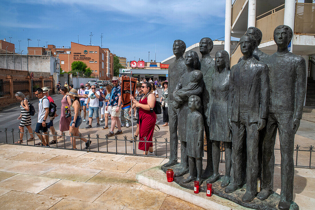 Gedenkstätte auf dem neuen Platz des 11. März in Alcala de Henares mit dem Denkmal für die Verstorbenen, Opfer des 11-M, Madrid, Spanien, Europa