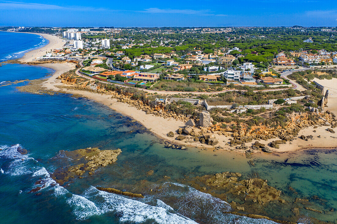 Luftaufnahme des Strandes La Muralla Puerto de Santa Maria Cadiz Andalusien Spanien