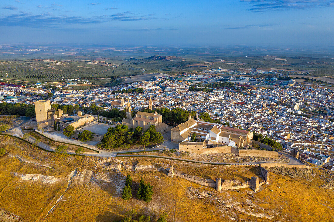 Luftaufnahme der Altstadt von Estepa in der Provinz Sevilla in Andalusien im Süden Spaniens