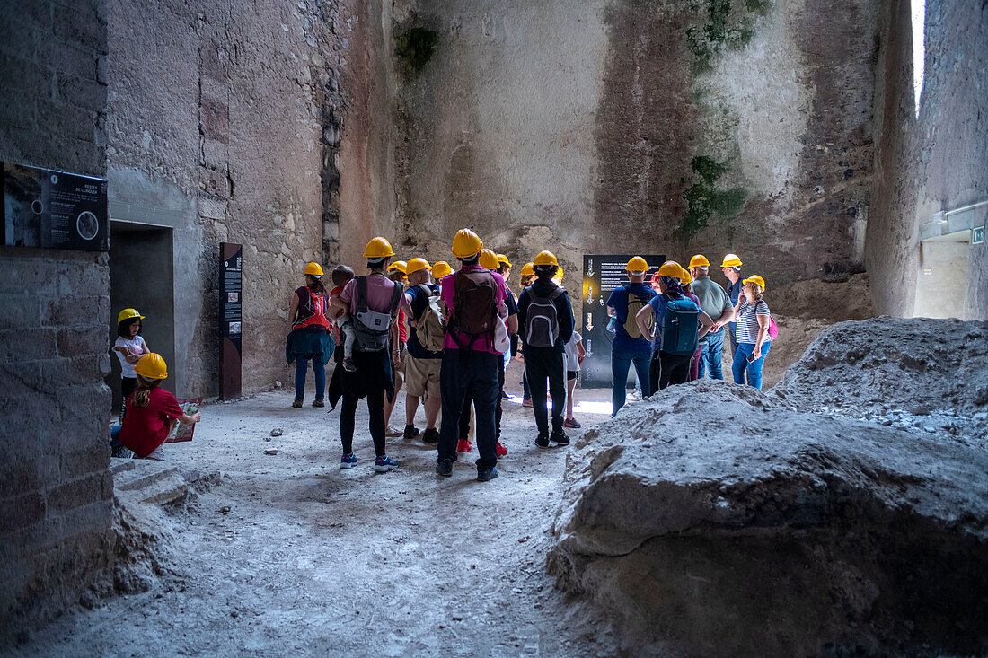 Museu de Ciment oder Asland ciment museum, gefördert von Eusebi Güell und entworfen von Rafael Guastavino, Castellar de n'hug, Berguedà, Katalonien, Spanien