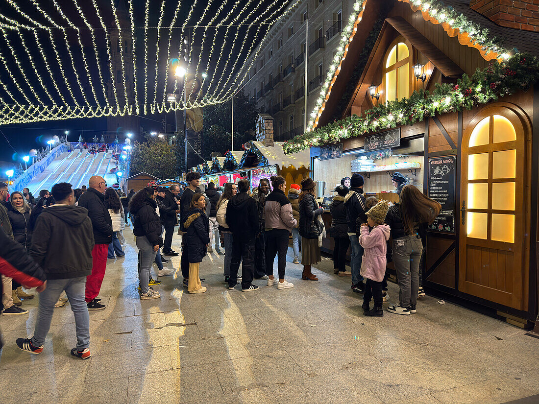 Weihnachten in den Straßen von Zaragoza, Aragonien, Spanien