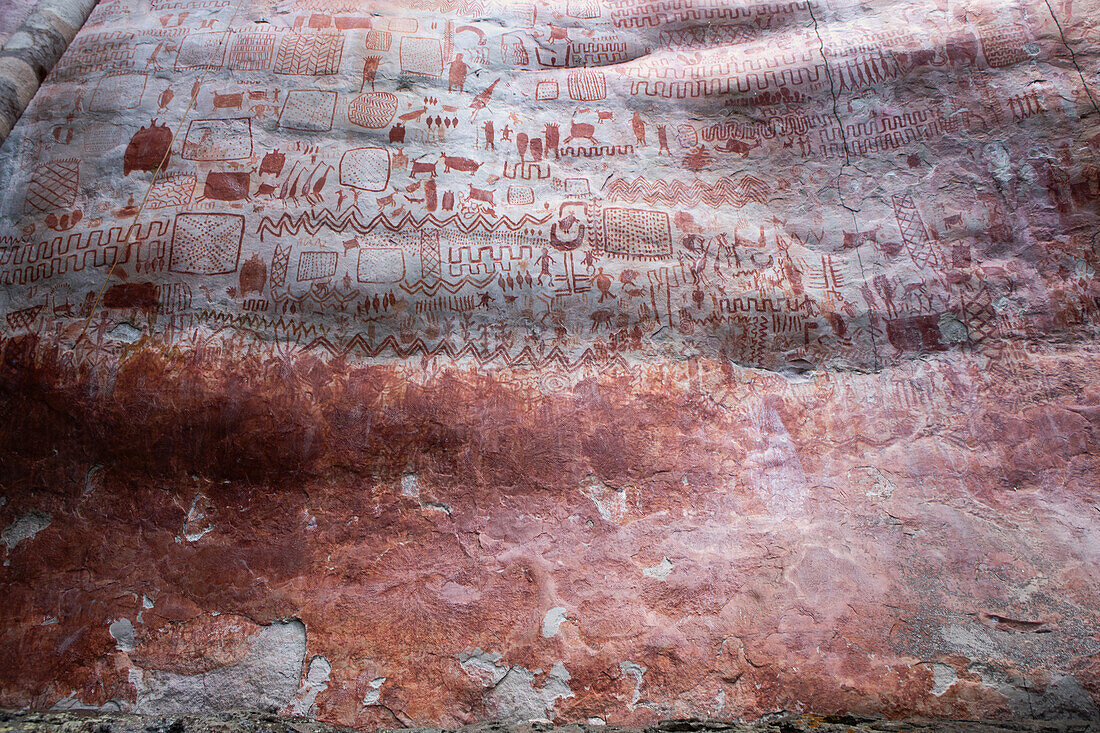 Die Felsmalereien in Chiribiquete, von der UNESCO zum Weltkulturerbe erklärt, sind einer der bedeutendsten Orte, um die Felskunst in San José del Guaviare zu bewundern, die sehr alt ist und teilweise bis zu 12 000 Jahre zurückreicht. Diese grafischen Darstellungen wurden von den alten indigenen Gemeinschaften geschaffen, die die Region bevölkerten.