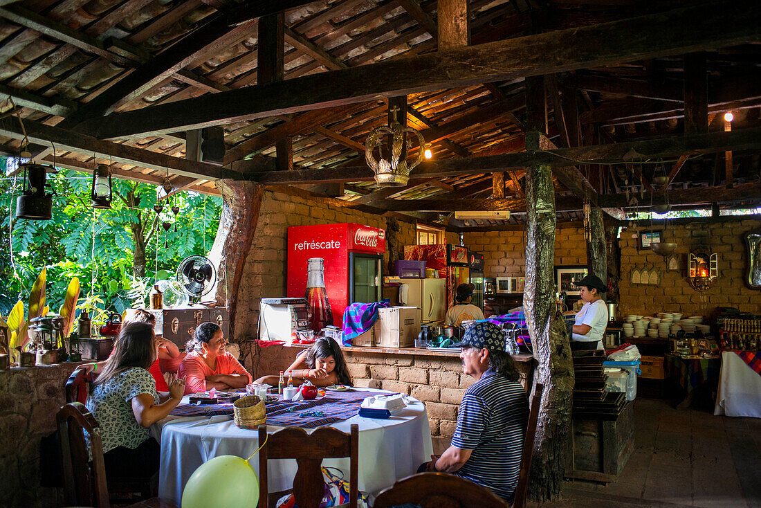 Jardin de Celeste traditionelles Restaurant in Concepcion de Ataco, El Salvador Mittelamerika. Ruta De Las Flores