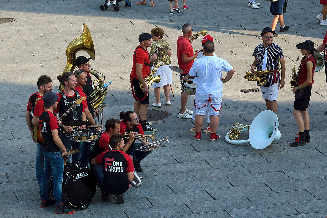 Femuka, the International Music and Theatre Festival, in the Plaza del Azoguejo of Segovia.