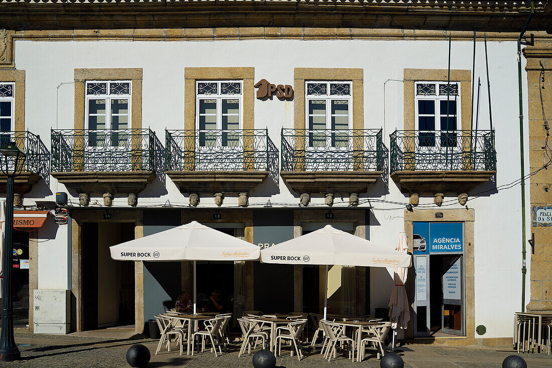 Terrasse am Praça de Sé in Bragança, Portugal