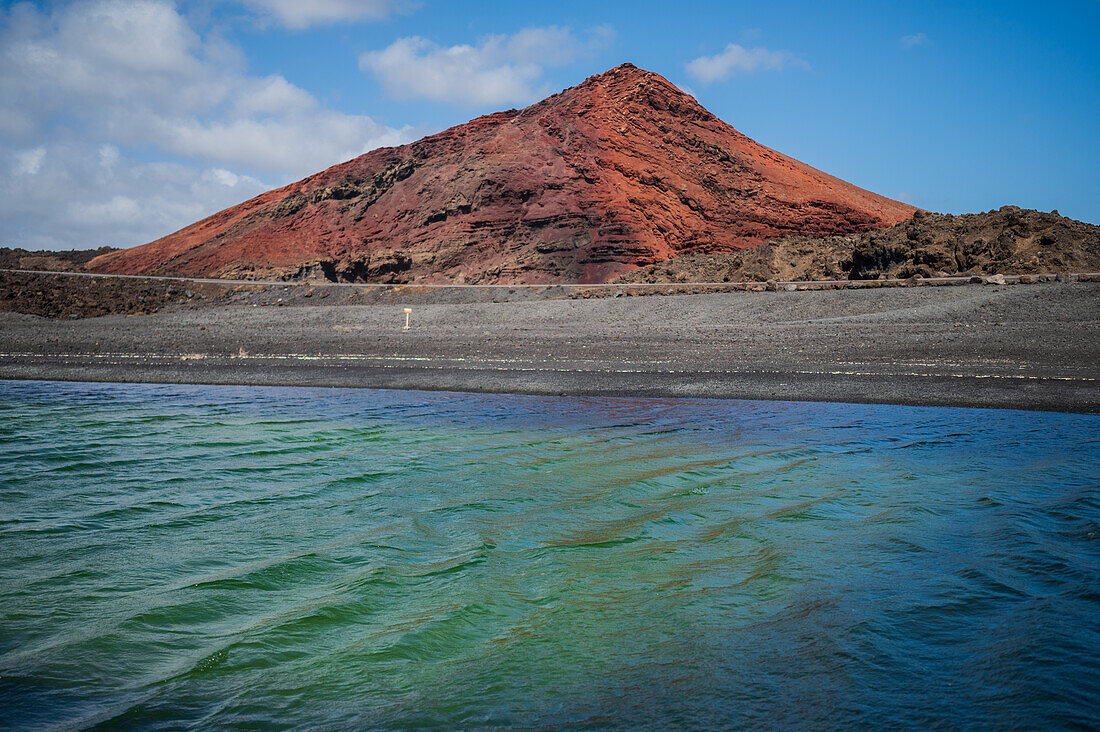 Vulkan Bermeja und Grüner See Jr. auf Lanzarote, Kanarische Inseln, Spanien