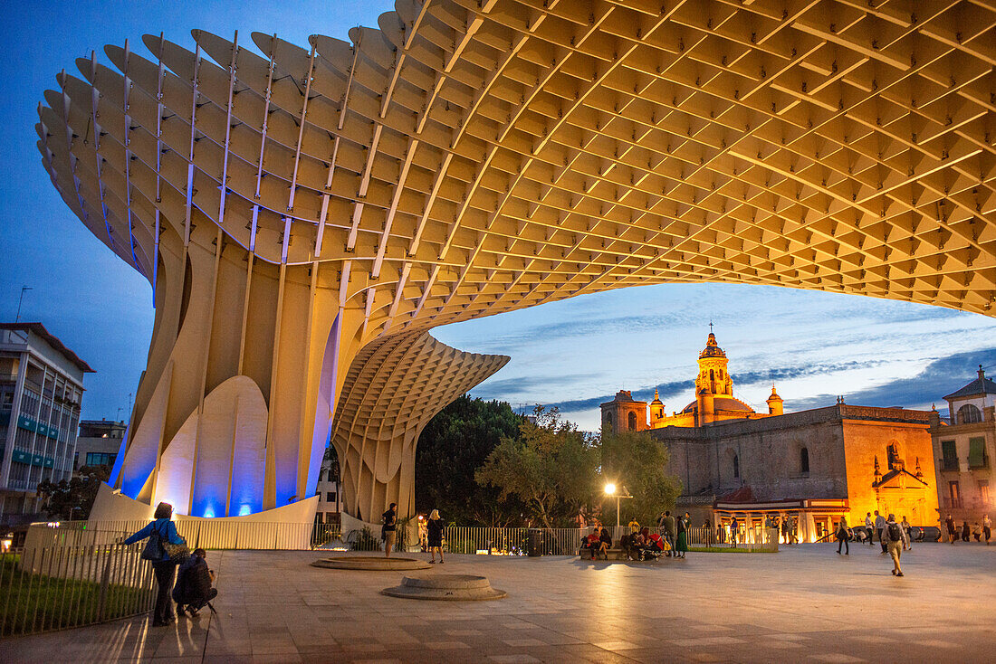 Sevilla Las Setas Pilzskulptur aus Holz mit archäologischem Museum, Dachterrasse und Aussichtspunkt, Sevilla Andalusien, Spanien