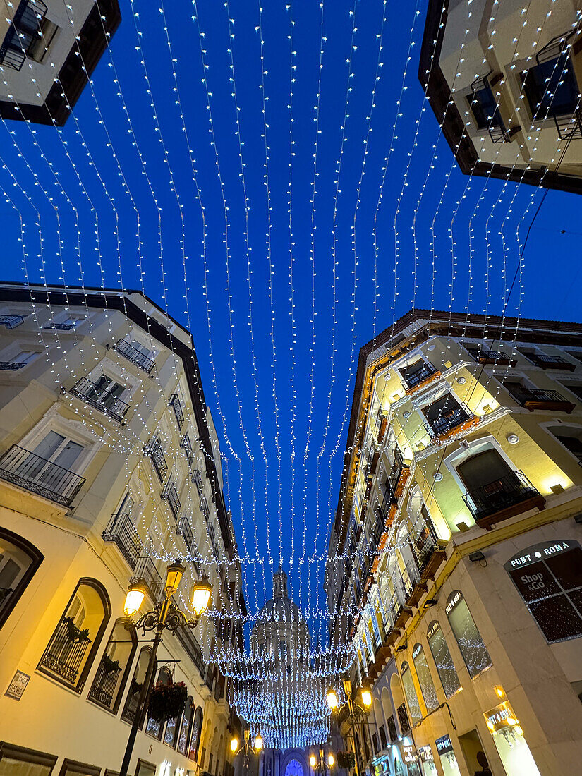 Weihnachten in den Straßen von Zaragoza, Aragonien, Spanien