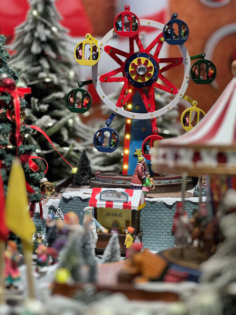 Weihnachten kommt in den Straßen von Zaragoza, Aragon, Spanien