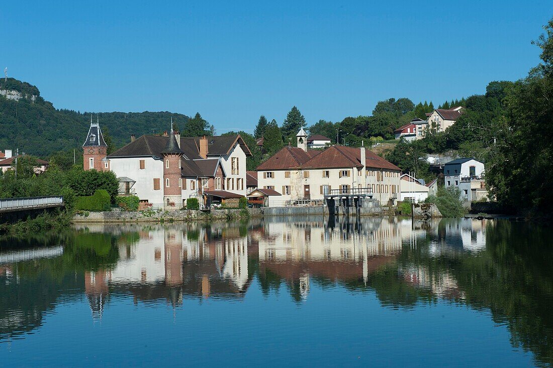 France, Doubs, Loue valley, the district of the barrage to Ornans the dam area in Ornans is reflected in the river
