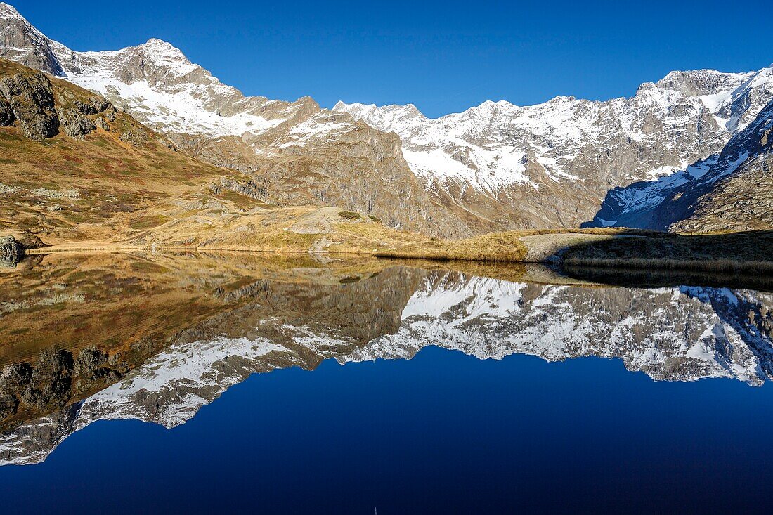 France, Hautes Alpes, Ecrins National Park, valley of Valgaudemar, La Chapelle en Valgaudémar, Lake Lauzon (2008m)