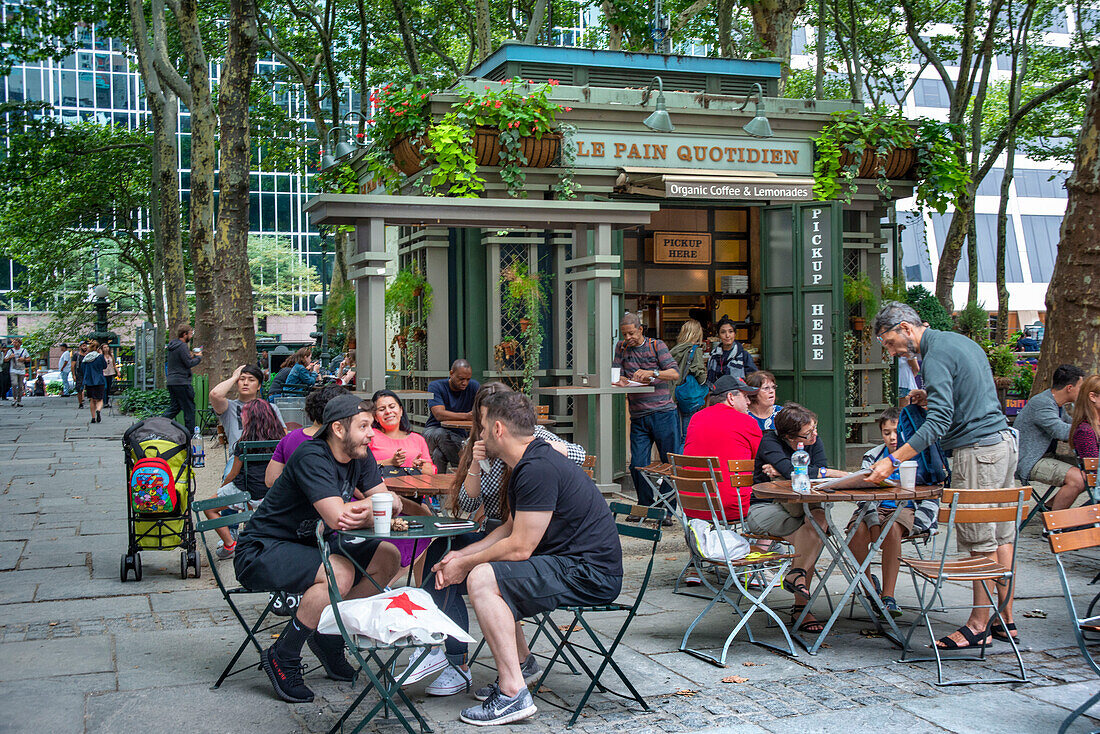 Bryant Park, Leseecke, Bars und Restaurants, Midtown Manhattan, New York City, USA