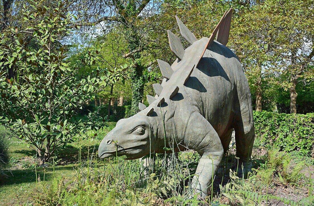 France, Paris, the Jardin des Plantes (Plants Gardens), dinosaur