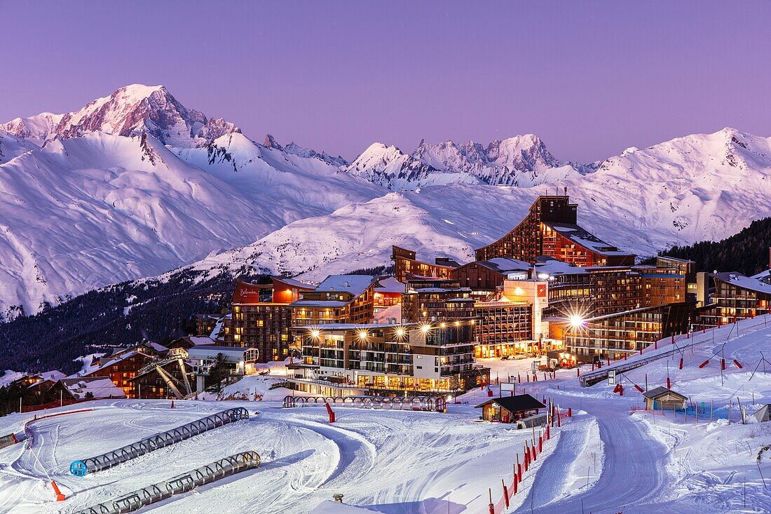 France, Savoie, Vanoise massif, valley of Haute Tarentaise, Les Arcs 2000, part of the Paradiski area, view of the Mont Blanc (4810m)