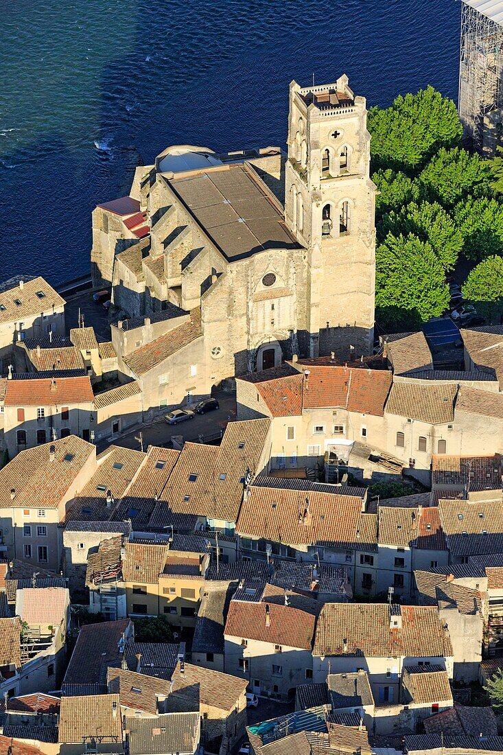 Frankreich, Gard, Pont Saint Esprit, Die Rhone (Luftaufnahme)