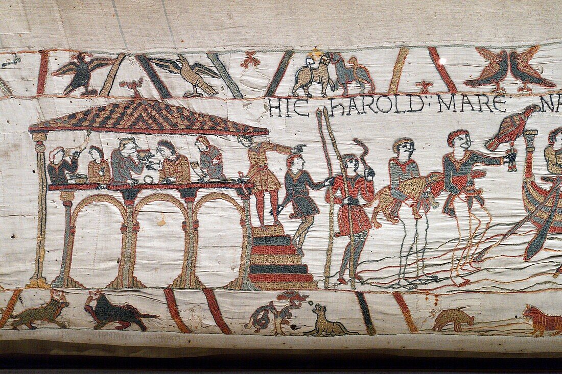 Frankreich, Calvados, Bayeux, Tapisseriemuseum, Bayeux Tapestry, von der UNESCO zum Weltkulturerbe erklärt, Königin-Mathilde-Tapisserie, die die Geschichte der Invasion Englands durch Wilhelm den Eroberer erzählt, die Szenen des Bayeux Tapestry sind mit Wollfäden auf ein Leinentuch gestickt