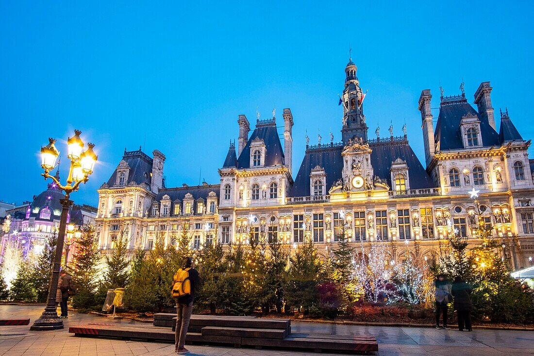 Frankreich, Paris, Rathaus zur Weihnachtszeit