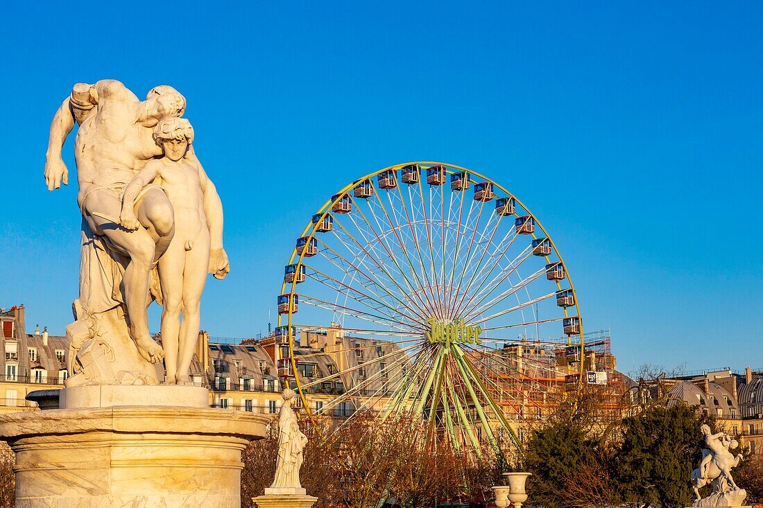 Frankreich, Paris, Tuileriengarten im Winter und das Weihnachtsgroßrad
