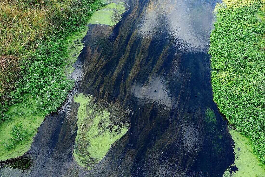 France, Ardeche, Charmes sur Rhone, dam of Charmes, canal of flight