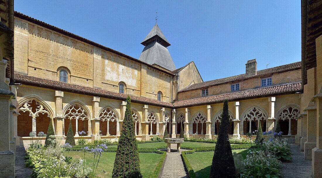 France, Dordogne, Perigord Noir, Perigord Pourpre, Le Buisson de Cadouin, old cistercian abbey church in flamboyant gothic style, stage on Saint Jacques de Compostelle path listed as World Heritage by UNESCO