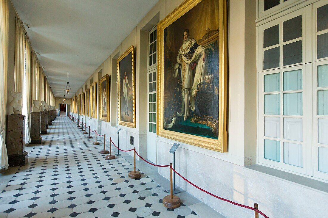 France, Seine et Marne, Fontainebleau, Fontainebleau royal castle listed as UNESCO World Heritage, the corridor giving access to Napoleon the First museum